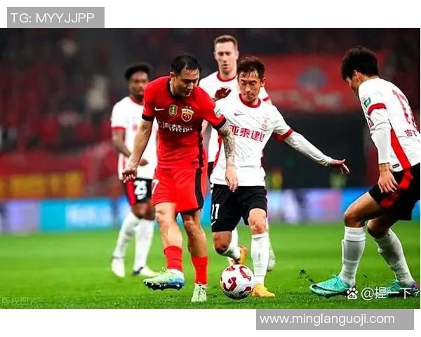 深圳足球队以56分高居杯赛积分榜首位展现强劲实力 深圳足球队以56分高居杯赛积分榜首位展现强劲实力